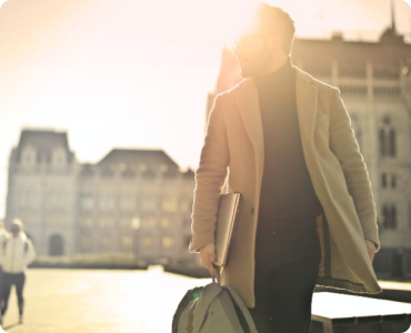 Imagem ilustrativa de um homem profissional AAA